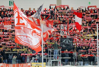FSV Zwickau verliert gegen den SC Freiburg II - FSV Zwickau - SC Freiburg II. Im Bild: Fans FSV Zwickau. Foto: PICTURE POINT/Gabor Krieg