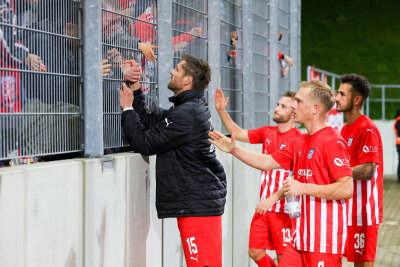 FSV Zwickau verliert gegen den SC Freiburg II - FSV Zwickau - SC Freiburg II 0:1 (0:0). Im Bild: Zwickauer Spieler und Fans. Foto: PICTURE POINT/Gabor Krieg