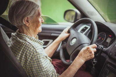 Führerscheinreform: Senioren sollen zur Fahrtauglichkeitsprüfung - Müssen Rentner mit Fahrtüchtigkeitsprüfungen rechnen?