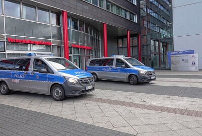 Fünf Bombendrohungen gegen Jugendamt: 38-Jährige in Chemnitz verurteilt - Bombendrohung im Moritzhof. Foto: Harry Härtel