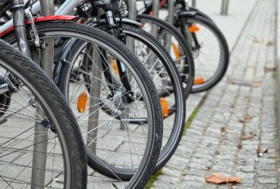 Fundbüro versteigert ab sofort wieder Fahrräder in Chemnitz - Symbolbild. Ob Mountainbike oder Trekking-Fahrrad. Etwas von allem ist dabei. Foto: bl/Beate Kuretzky