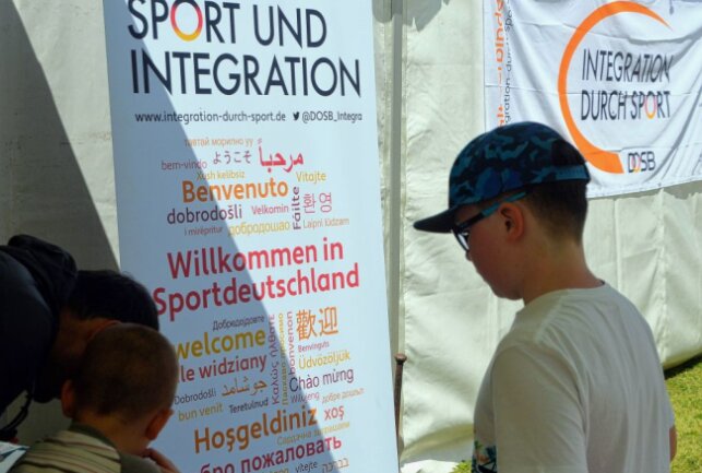Der Kreissportbund war mit einem Integrationsstand vertreten, da im Fußball auch viele Kinder aus geflüchteten Familien aktiv sind. Foto: Andreas Bauer