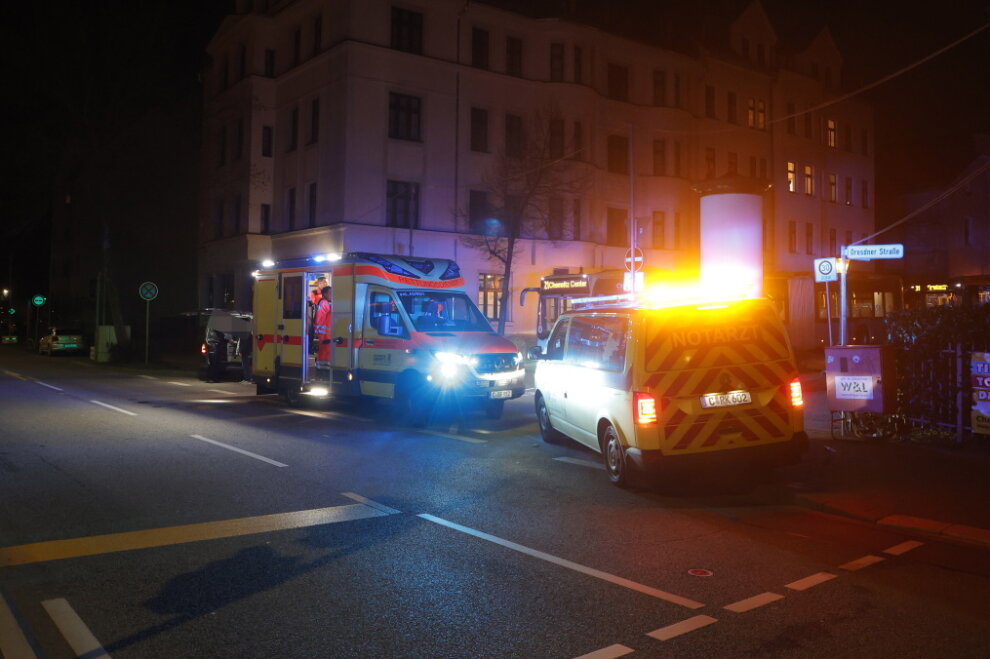 Zusammenstoß zwischen Fußgänger und PKW am Samstagabend in Chemnitz.