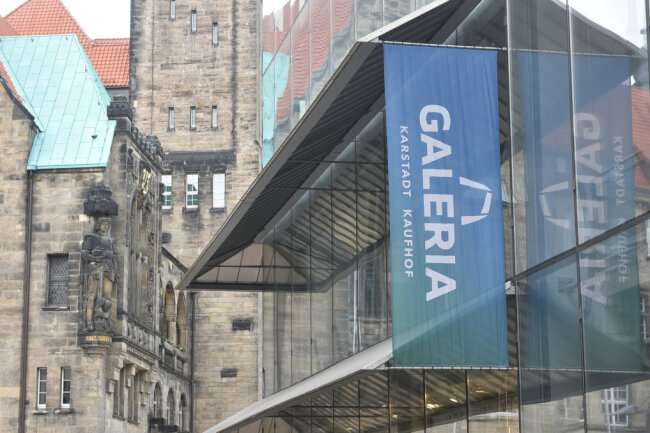 Galeria Karstadt Kaufhof, der letzte große deutsche Warenhauskonzern, beginnt ein Schutzschirm-Verfahren - schon zum zweiten Mal in weniger als zwei Jahren.
