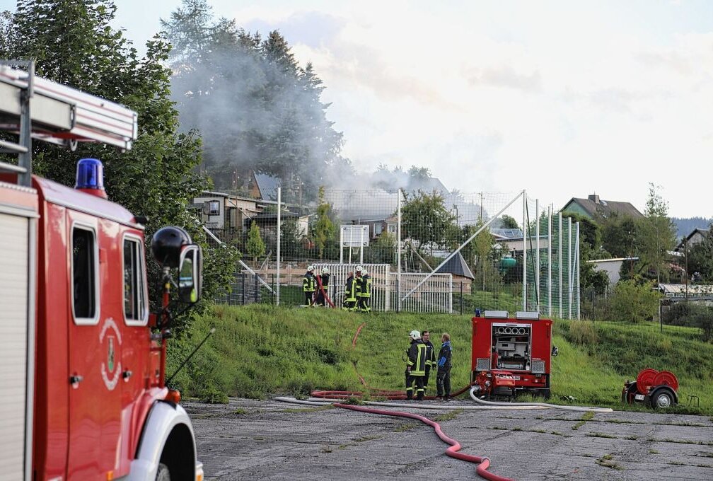 In Raschau ist eine Gartenlaube in Brand geraten. Foto: Niko Mutschmann