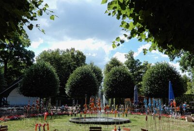 Gartenträume wurden wahr: Ausstellung im Schlosspark Lichtenwalde ein voller Erfolg - Ausstellung "Haus- und Garten Träume in Lichtenwalde. Foto: Maik Bohn