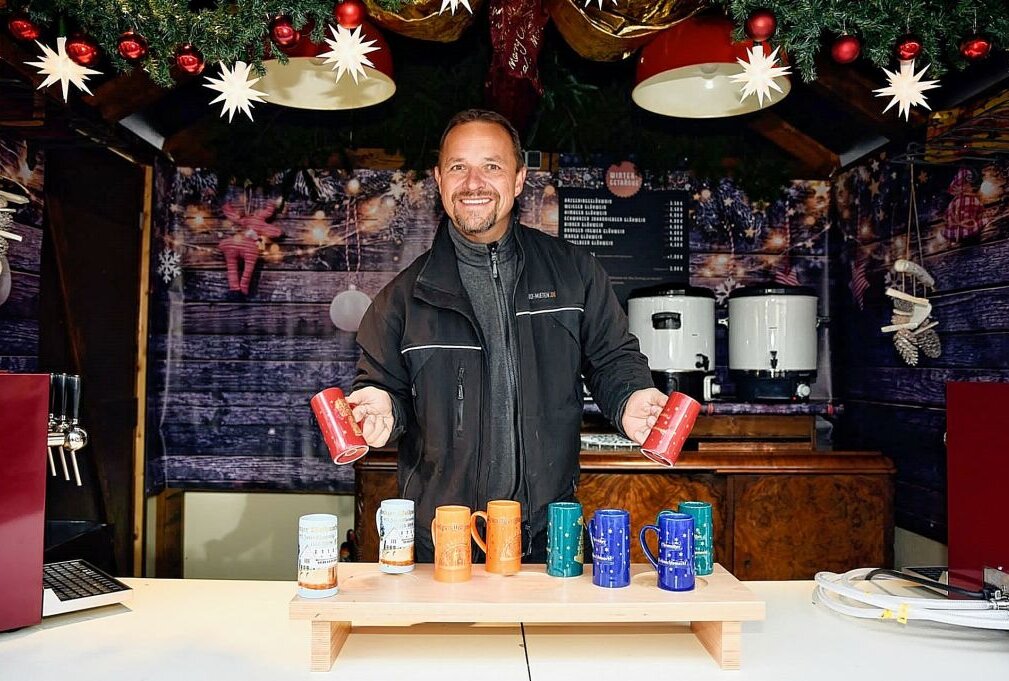 Gastronom André Gruhle belebt den Chemnitzer Weihnachtsmarkt - André Gruhle möchte die Chemnitzer wieder näher zusammenbringen. Foto: Steffi Hofmann
