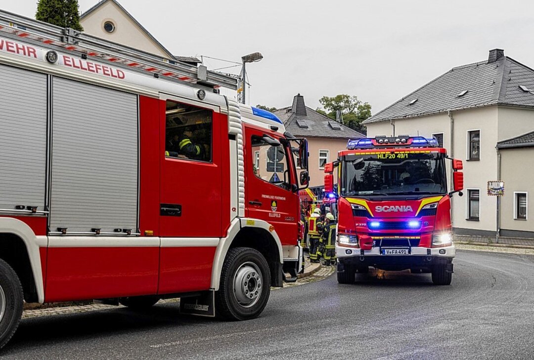 Gefahrenmeldeanlagen halten die Feuerwehren und Rettungsdienst im Vogtland auf Trab - Innerhalb einer Stunde mussten die Feuerwehren im Vogtland zu drei Einsätzen ausrücken. Foto: David Rötzschke