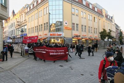 Gegen das Vergessen: Hunderte demonstrieren in Zwickau - In Zwickau fand gestern eine Demonstration, im Gedenken an die Opfer des rechten Terrors statt. Foto: Niko Mutschmann