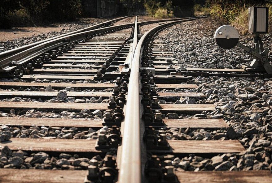 Gegenstände auf Gleise gelegt: Unfälle knapp verhindert - Eine Gleisanlage. Symbolbild. Foto: Pixabay