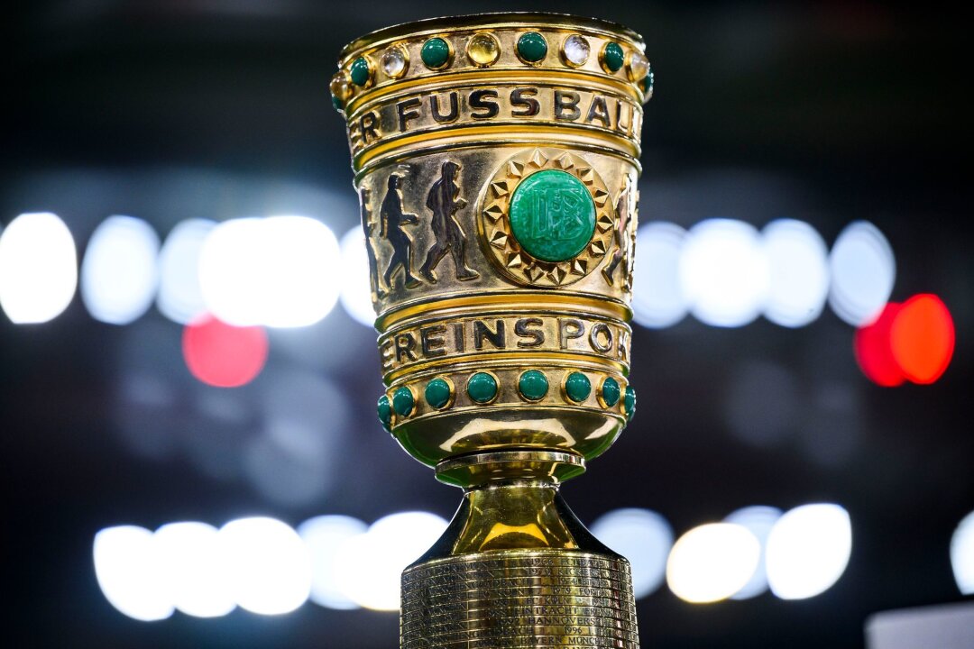 Geld, Berlin und Europa: Worum es im Pokal-Halbfinale geht - 3,45 Millionen Euro erhielten der 1. FC Saarbrücken und der 1. FC Kaiserslautern allein für den Sprung in die Runde der letzten Vier.