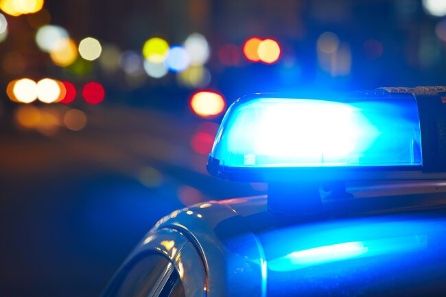 Geldautomat in Frankenberg aufgebrochen - Zeugen gesucht! - Gegen 4 Uhr beobachtete ein Zeuge drei maskierte Männer bei der Tat. Nun sucht die Polizei weitere Zeugen für genauere Angaben. 