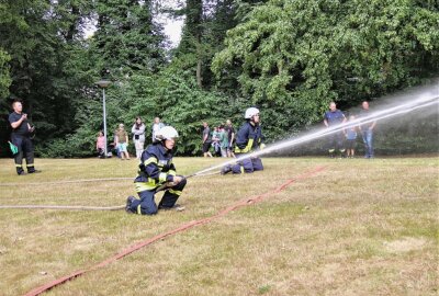 Gellert-Stadt feiert drei Tage - Im Rahmen des Park- und Schützenfestes fand auch die Feuerwehr-Stadtmeisterschaft von Hainichen statt. Foto: Knut Berger