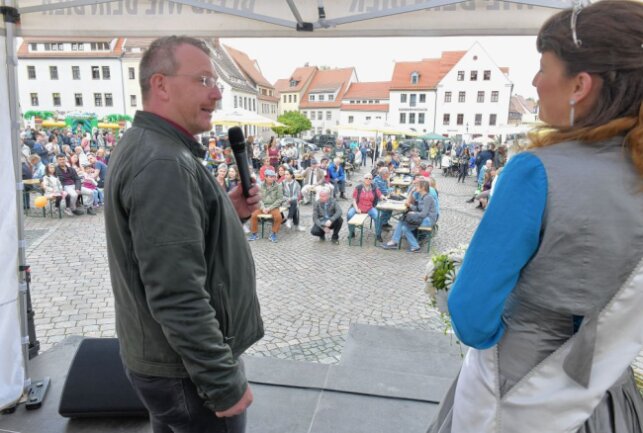 Oberbürgermeister Sven Krüger und die Silberstadt-Königin eröffneten das bunte Treiben. Foto: Eckardt Mildner