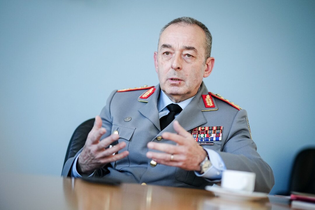 Generalinspekteur Breuer fordert Aufbau von Raketenabwehr - Generalinspekteur Carsten Breuer empfiehlt eine Angriffsabwehrlösung im Nato-Verbund.