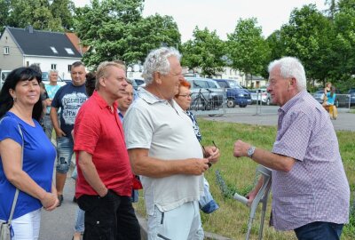 "Germanen" feiern in Chemnitz Wiedersehen - Hermann Ranft (rechts) begrüßte alle Gäste. Foto: Jürgen Sorge