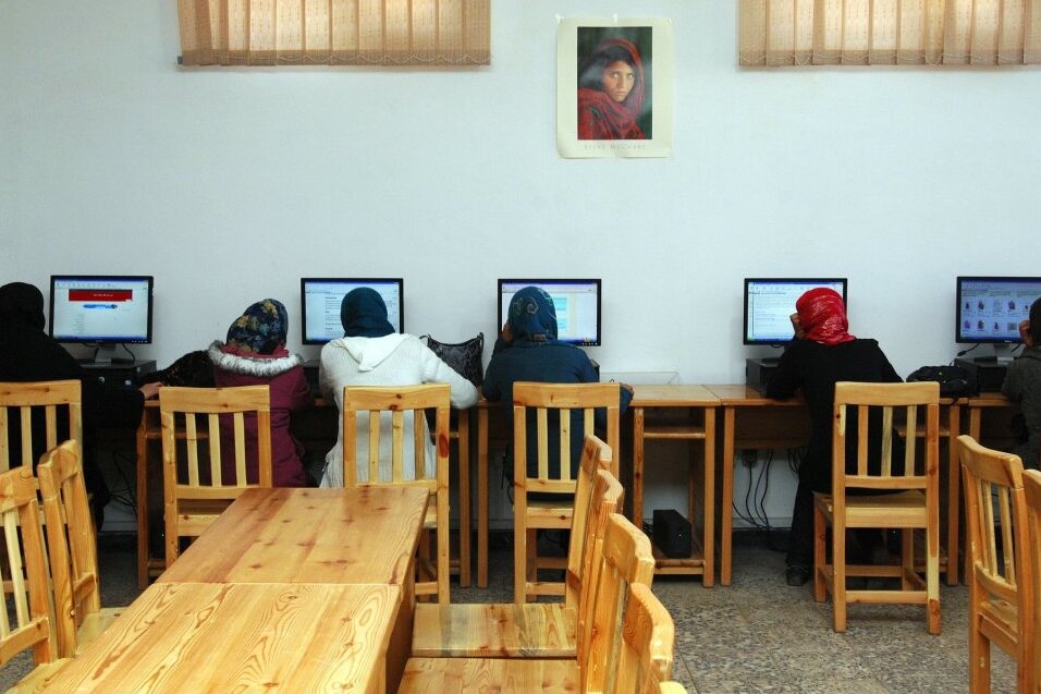 Geschlechtertrennung in Afghanistan - Die Taliban führen an Universitäten die Geschlechtertrennung wieder ein. Symbolfoto: pixabay