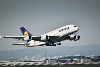Geschlechtsneutraler Flugverkehr - Lufthansa ändert die Begrüßung von "Damen und Herren" zu einer geschlechtsneutralen Variante Foto: pixabay