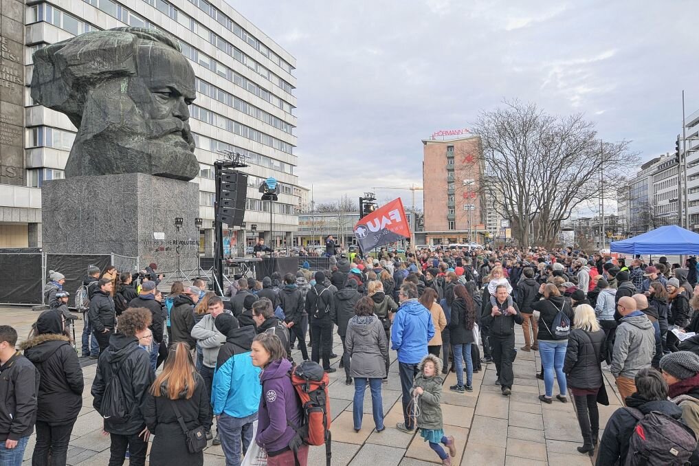 Eine Demo zum Tag der Arbeit beginnt am 1. Mai am Marx-Kopf. Von da geht es weiter in Richtung Neumarkt. Foto: Steffi Hofmann