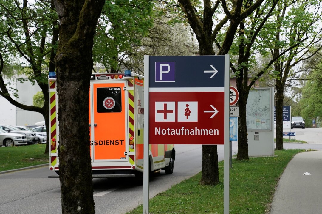 Getöteter Arzt arbeitete mit psychisch kranken Kriminellen - Auf dem Gelände des Inn-Salzach-Klinikums Gabersee in Wasserburg am Inn ist ein Arzt getötet worden.
