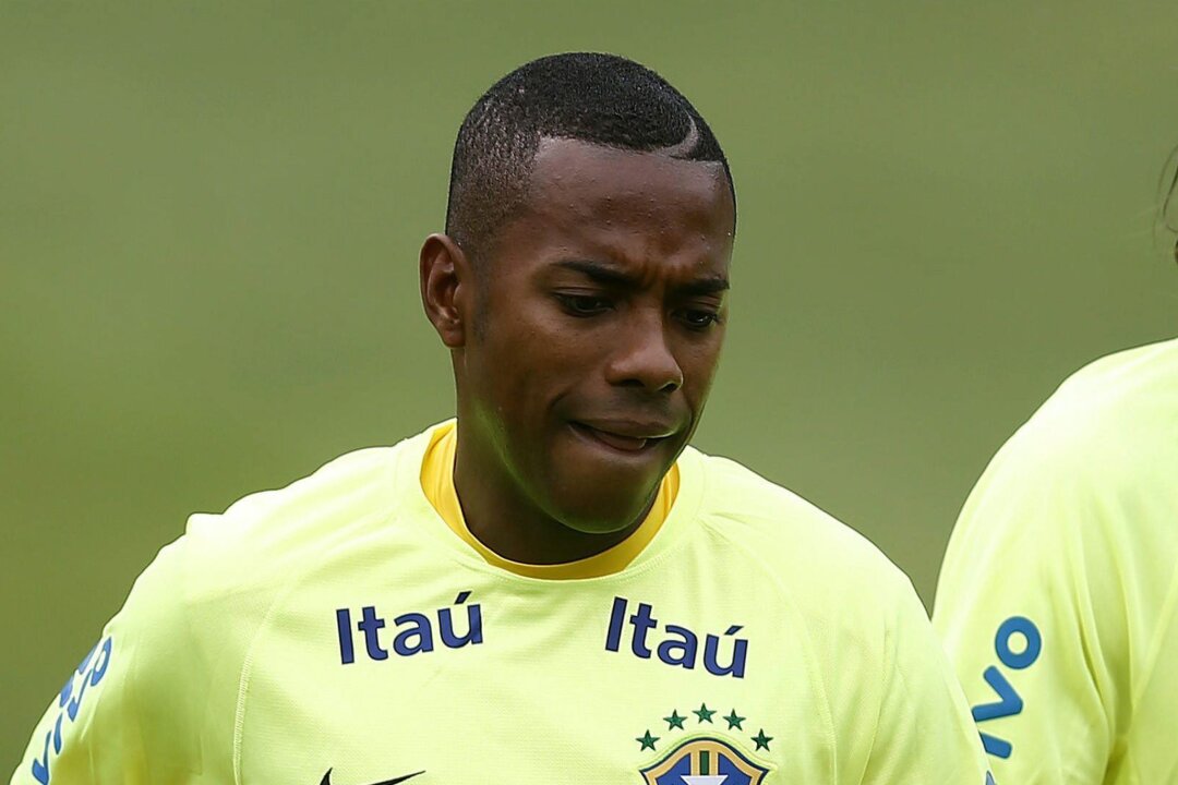 Gewalt gegen Frauen: Die gefallenen Stars Robinho und Alves - Der frühere brasilianische Nationalspieler Robinho wurde zu einer Haftstrafe verurteilt.