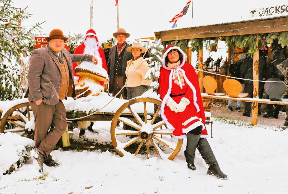 Geyer lockt mit vielfältiger Weihnacht - Das Winterwunderweihnachtsland lockt ins Siedlercamp. Foto: Ilka Ruck