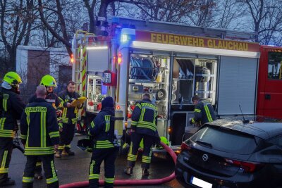 Glauchau: Brand in Mehrfamilienhaus -  Feueralarm in Glauchau in einem Mehrfamilienhaus. Foto: Andreas Kretschel