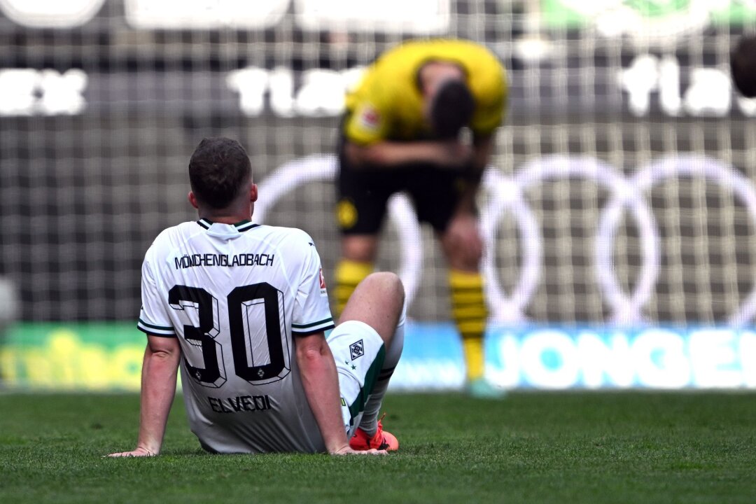 Gleich fünf verletzte Gladbach-Profis nach 1:2 gegen BVB - Mönchengladbachs Nico Elvedi hat sich im Spiel gegen Dortmund verletzt.