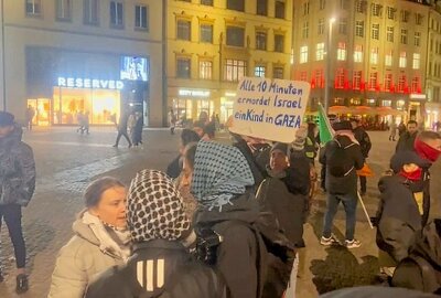 Greta Thunberg besucht Leipziger Pro-Palästina-Demonstration - Die schwedische Klimaaktivistin Greta Thunberg überrascht mit einem Besuch auf einer Pro-Palästina-Demonstration in Leipzig. Foto: xcitepress