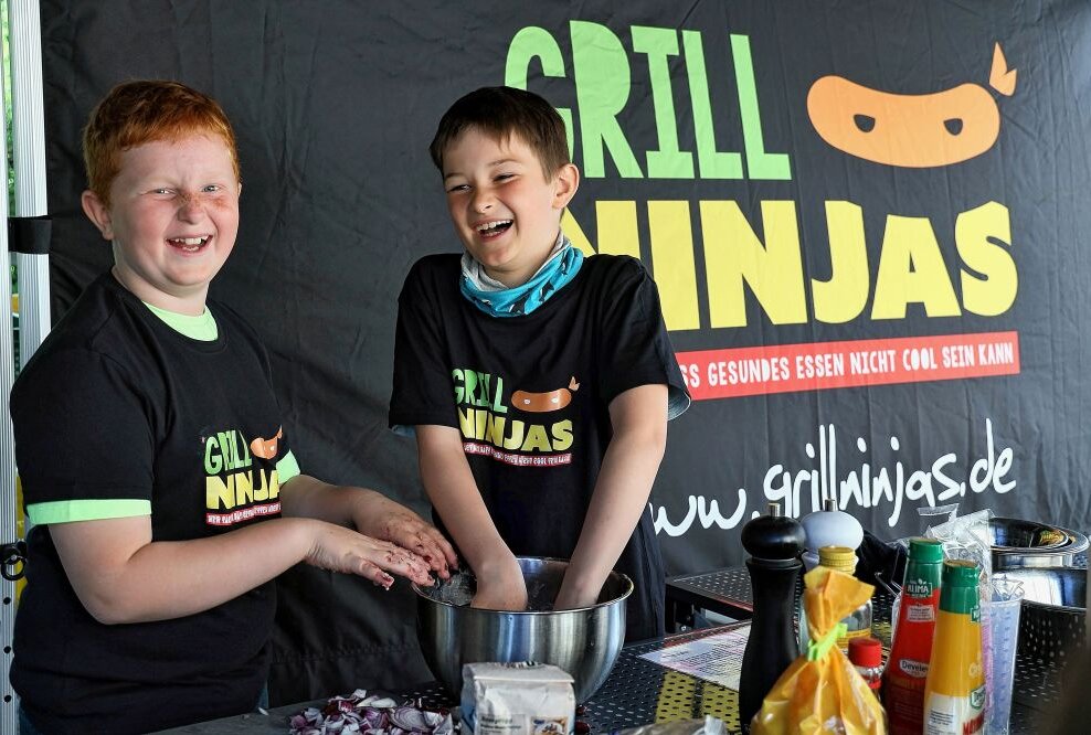Grill-Ninjas haben jede Menge Spaß. Foto: Andrea Funke