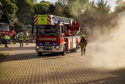 Großaufgebot an Feuerwehr auf dem Gelände der Eidam Landtechnik in Lößnitz - Große Gefahrgut-Übung auf dem Gelände der Eidam Landtechnik. Foto: Niko Mutschmann