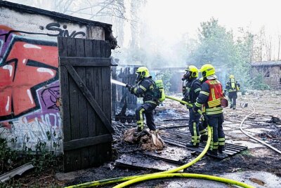 Großbrand in Chemnitzer Industriebrache - Brand in Chemnitzer Industriebrache. Foto: Harry Härtel