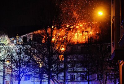 Großbrand in Leipzig sorgt für schwere Schäden - Schwerer Brand in Leipzig. Foto: Christian Grube