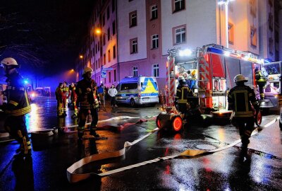 Großbrand in Leipzig sorgt für schwere Schäden - Schwerer Brand in Leipzig. Foto: Christian Grube