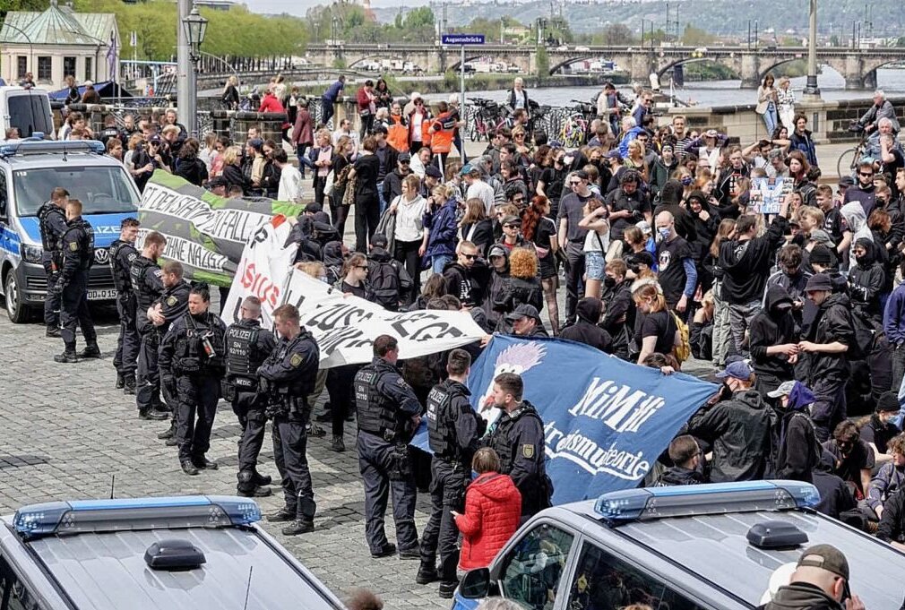 Große Demonstrationen zum 1. Mai in Dresden - Demos in Dresden. Foto: xcitepress