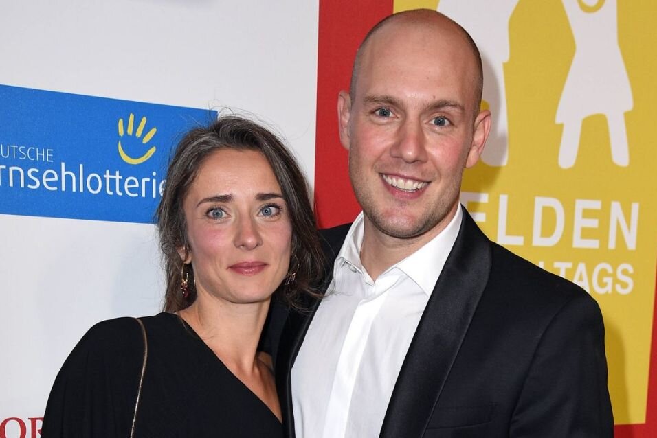Seit 2014 ist Oli.P mit der Eiskunstläuferin Pauline Schubert verheiratet.