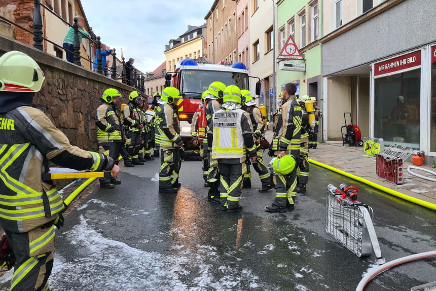 In Hohenstein-Ernstthal kam es zu einem Brand in einem Mehrfamilienhaus.