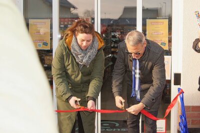 Großer Ansturm: Neue Geschäftsidee kommt nach Sachsen - Am Donnerstag wurde der Tante Enso Laden in Falkenau eröffnet. Foto: Gerald Helling