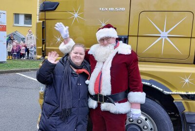 Großer Weihnachtstruck war zu Gast in Plauen - Der große Weihnachtstruck von MAN war in Plauen zu Gast. Fotos: Karsten Repert