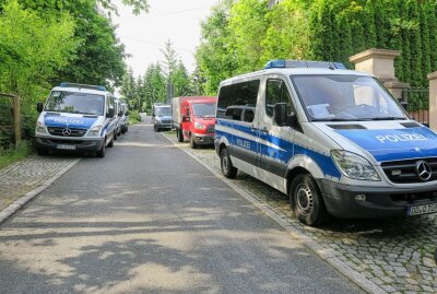 Großes Polizeiaufgebot in Aue: Was ist geschehen? - Großes Polizeiaufgebot in Aue. Foto: Niko Mutschmann