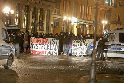 Großes Polizeiaufkommen: Mehrere Corona-Proteste in Zwickau und im Vogtlandkreis - Corona-Protest in Zwickau. Foto: Andreas Kretschel