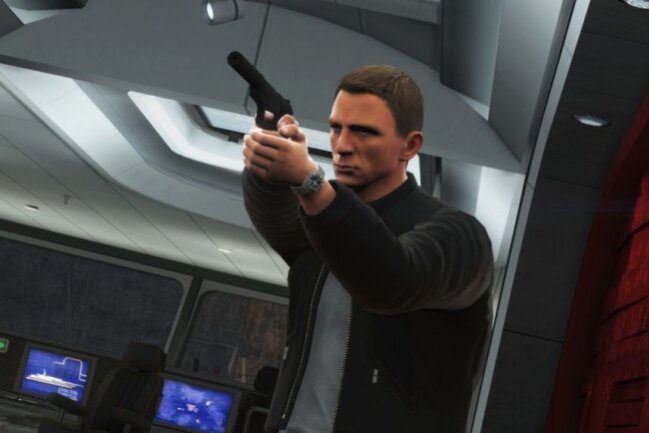 Im Videospielkosmos bediente der Engländer dieselbe Rolle wie im Kino: Als 007 lässt er in Activisions Third-Person-Ballerei "James Bond 007: Blood Stone" die Waffen sprechen.
