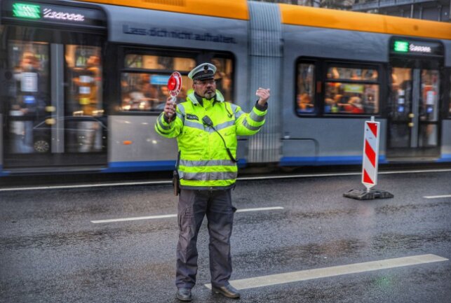 Großkontrolle des Leipziger Straßenverkehrs bis in die späten Abendstunden - Großkontrolle in Leipzig. Foto: Christian Grube