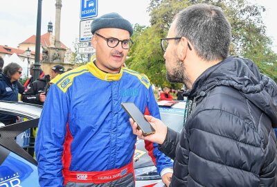 Halbzeit beim Rallye-WM-Lauf in Deutschland, Tschechien und Österreich - Albert von Thurn und Taxis war eine gefragter Interview-Partner. Foto: Thorsten Horn