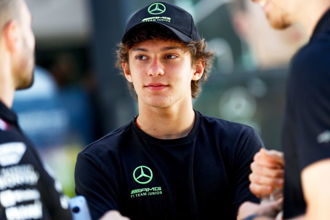 Hamilton macht sich für Teenager Antonelli stark - Der 17-jährige Andrea Kimi Antonelli fährt aktuell in der Formel 2.