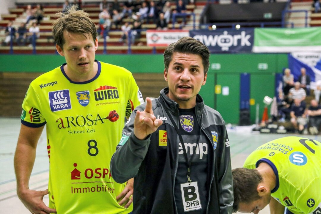 Handball: Halle-Trainer soll auch bei Abstieg bleiben - Wiechers soll auch bei Abstieg bei Halle-Neustadt bleiben.