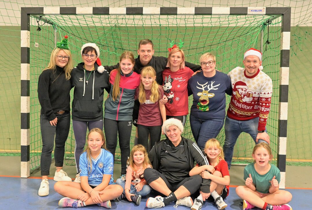 Handballtradition lebt weiter: Erfolgreiches Weihnachtsturnier für alle Altersgruppen - Die Handballer des Zwönitzer HSV haben ihr traditionelles Weihnachtsturnier zwischen den Feiertagen ausgetragen. Foto: Ralf Wendland
