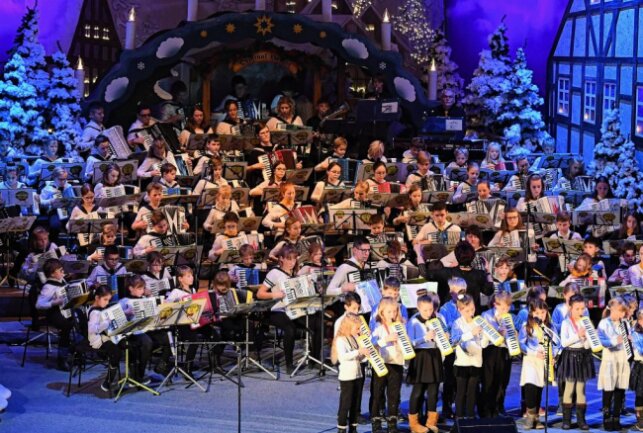 Harmonikaspatzen geben Weihnachtskonzert - Die Fröhlichen Harmonikaspatzen geben wieder ihr traditionelles Weihnachtskonzert, wie man das aus der Vergangenheit gewohnt ist. Foto: Ralf Wendland
