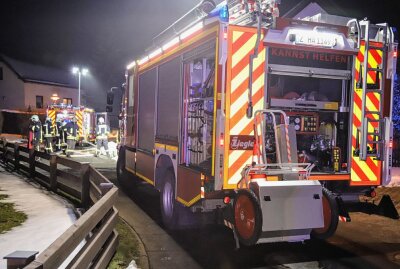 Hartenstein: Saunaofen gerät in Brand - Gegen 19.30 Uhr wurde die Feuerwehr zu einen Brand in den Gartenweg in Thierfeld gerufen. Foto: Niko Mutschmann