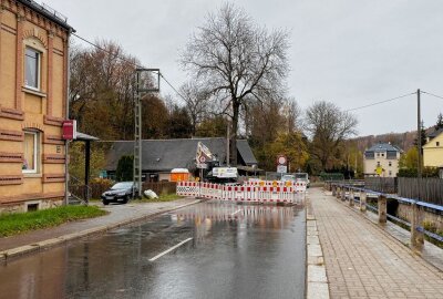 Hauptstraße in Bad Schlema voll gesperrt - Die Hauptstraße in Bad Schlema ist im Bereich ab Toelleberg bis Stollenweg voll gesperrt. Foto: Ralf Wendland